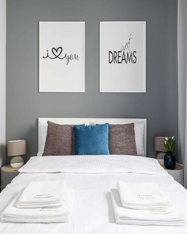 Premium Apartments New Town Private Parking Included ชเตชชิน ภายนอก รูปภาพ